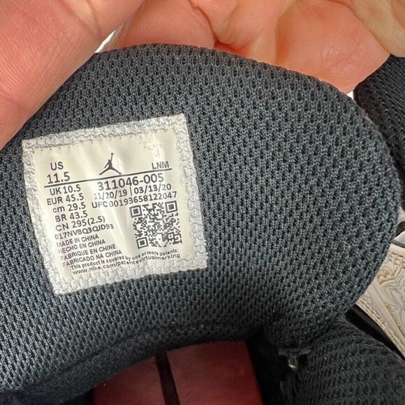 Nike Jordan Sneakers Mens 11.5 Dub Zero Black and White Gold Trim 311046-005 - Picture 13 of 16